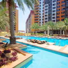 Отель Kennedy Towers - Marina Residences 2 бассейн