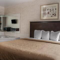 Отель Quality Inn Niagara Falls США, Ниагара-Фолс - отзывы, цены и фото номеров - забронировать отель Quality Inn Niagara Falls онлайн комната для гостей фото 3