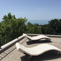 White Rock Castle Suite Hotel бассейн фото 3