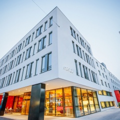 Отель Holiday Inn Munich - Westpark Мюнхен вид на фасад