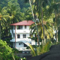 Отель Sea View Deepal Villa парковка
