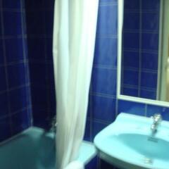 Отель Hostal Roma ванная фото 2