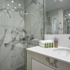 Отель Luxurious Spacious Apt next Hilton Area Греция, Афины - отзывы, цены и фото номеров - забронировать отель Luxurious Spacious Apt next Hilton Area онлайн ванная