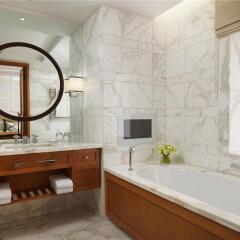 Отель Corinthia Hotel London Великобритания, Лондон - отзывы, цены и фото номеров - забронировать отель Corinthia Hotel London онлайн ванная фото 2