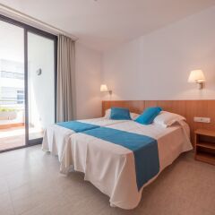 Отель Apartamentos Checkin Beatrix комната для гостей