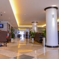 Отель Ajman Beach Hotel ОАЭ, Аджман - 3 отзыва об отеле, цены и фото номеров - забронировать отель Ajman Beach Hotel онлайн интерьер отеля фото 2