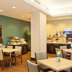 Отель Holiday Inn New York City - Times Square США, Нью-Йорк - отзывы, цены и фото номеров - забронировать отель Holiday Inn New York City - Times Square онлайн питание