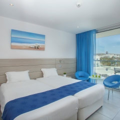 Отель Limanaki Beach Hotel Кипр, Айя-Напа - 1 отзыв об отеле, цены и фото номеров - забронировать отель Limanaki Beach Hotel онлайн комната для гостей фото 4