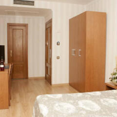 Ramblas Hotel сейф в номере