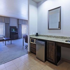 Hampton Inn & Suites Lake Jackson-Clute in Clute, United States of America from 153$, photos, reviews - zenhotels.com