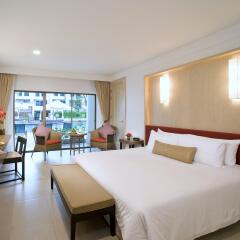 Отель Sawaddi Patong Resort & Spa 4* Номер Делюкс с различными типами кроватей
