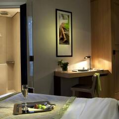 Hotel Marceau Champs Elysees в номере