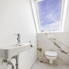 Апартаменты Abieshomes Serviced Apartments - Messe Prater ванная фото 2