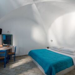 Отель Sea Side Beach Hotel Греция, Остров Санторини - отзывы, цены и фото номеров - забронировать отель Sea Side Beach Hotel онлайн сейф в номере