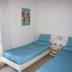 Отель Montecolo Resort Манерба-дель-Гарда комната для гостей фото 2