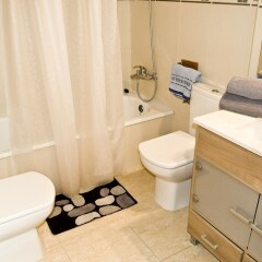 Отель Apartaments Eton Испания, Льорет-де-Мар - отзывы, цены и фото номеров - забронировать отель Apartaments Eton онлайн ванная фото 2