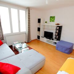 Апартаменты Checkvienna – Apartment Reumannplatz Вена комната для гостей фото 2