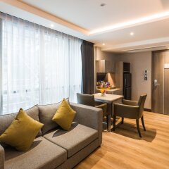 Отель Citrus Suites Sukhumvit 6 By Compass Hospitality Бангкок комната для гостей фото 3