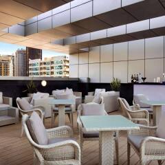 Отель Wyndham Dubai Marina Дубай гостиничный бар