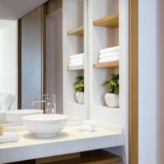 Отель Grecotel Margo Bay & Club Turquoise Греция, Кассандра - отзывы, цены и фото номеров - забронировать отель Grecotel Margo Bay & Club Turquoise онлайн ванная