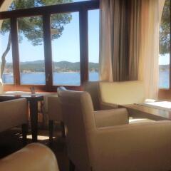 Hotel Cala Fornells гостиничный бар