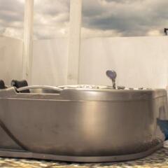 Отель Norman's Court Resort & Sky Restaurant Club ванная