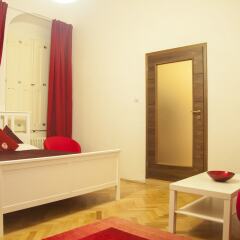 Отель Cherry Charm Apartment Чехия, Прага - отзывы, цены и фото номеров - забронировать отель Cherry Charm Apartment онлайн комната для гостей фото 5