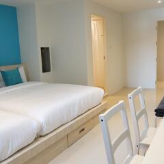 Bed N Bev Pattaya - Hostel комната для гостей