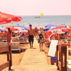 Sun Kiss Hotel пляж