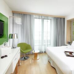 Отель Occidental Praha Five 4* Представительский номер с различными типами кроватей фото 6