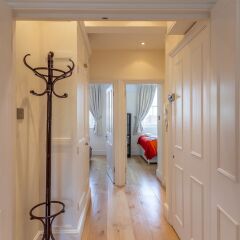 Отель 1 Bedroom Flat In Belsize Park интерьер отеля