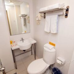 Отель Home Inn (Xi'an Petroleum University) Китай, Сиань - отзывы, цены и фото номеров - забронировать отель Home Inn (Xi'an Petroleum University) онлайн ванная