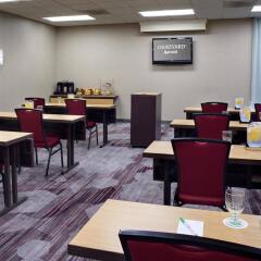 Отель Courtyard by Marriott St. Louis Downtown West