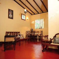 Отель Holiday Nest Bed and Breakfast интерьер отеля