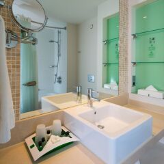 Отель Holiday Inn Stevenage ванная фото 2
