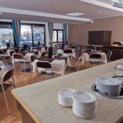 Отель 115 The Strand Suites