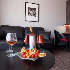 Отель BEST WESTERN Le Patio des Artistes Франция, Канны - 1 отзыв об отеле, цены и фото номеров - забронировать отель BEST WESTERN Le Patio des Artistes онлайн в номере