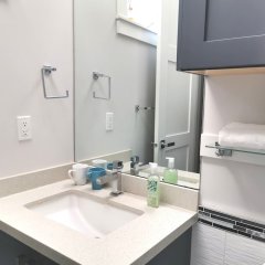 Vancouver West Cozy Retreat by Host Launch in Vancouver, Canada from 239$, photos, reviews - zenhotels.com bathroom