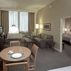 Отель Le Square Phillips Hotel And Suites Канада, Монреаль - отзывы, цены и фото номеров - забронировать отель Le Square Phillips Hotel And Suites онлайн комната для гостей
