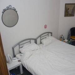 Rixpack Hostel Neukölln сейф в номере