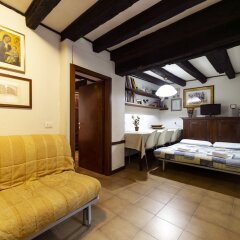 Апартаменты Santa Margherita Apartment комната для гостей фото 5