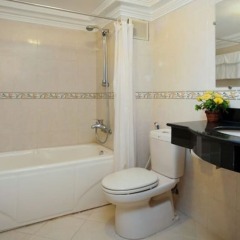 Отель Lucky 2 Hotel Вьетнам, Ханой - отзывы, цены и фото номеров - забронировать отель Lucky 2 Hotel онлайн ванная