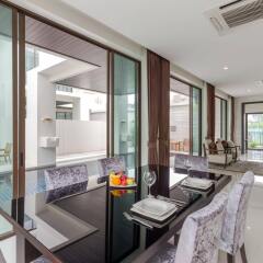 Отель The Regent Private Pool Villa Phuket гостиничный бар
