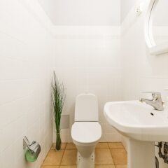 Гостиница Little Italy Apartment 140m2 в Санкт-Петербурге отзывы, цены и фото номеров - забронировать гостиницу Little Italy Apartment 140m2 онлайн Санкт-Петербург ванная