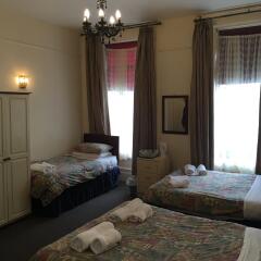 Smiths Hotel 2* Стандартный номер