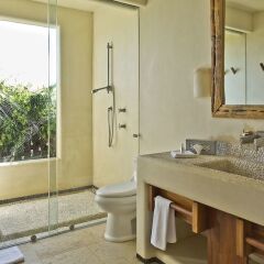 Отель Las Palmas Luxury Villas Мексика, Коакоюл - отзывы, цены и фото номеров - забронировать отель Las Palmas Luxury Villas онлайн ванная