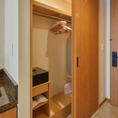 Отель The Kitano Hotel Tokyo Япония, Токио - отзывы, цены и фото номеров - забронировать отель The Kitano Hotel Tokyo онлайн сейф в номере