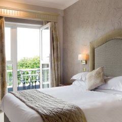 Отель Fitzpatrick Castle Hotel Ирландия, Дун-Лэаре - отзывы, цены и фото номеров - забронировать отель Fitzpatrick Castle Hotel онлайн комната для гостей фото 5