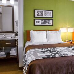 Отель Sleep Inn Midway Airport Bedford Park ванная