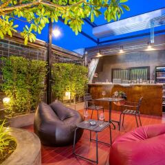 Kaen Hostel Паттайя гостиничный бар